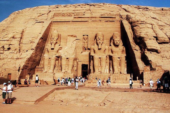 Imagen del tour: Excursión privada de 2 días a Abu Simbel y Luxor en avión desde El Cairo