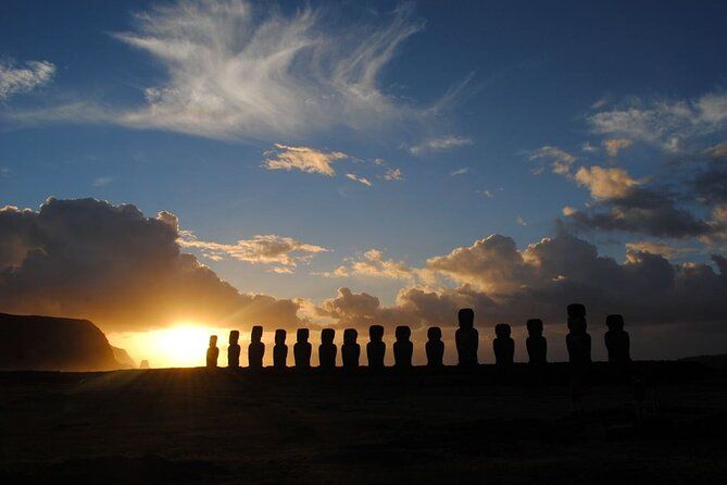 Imagen del tour: Amanecer en Tongariki en la Isla de Pascua Rapa Nui