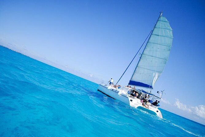 Imagen del tour: Half Day Sailing Private Catamaran to Isla Mujeres