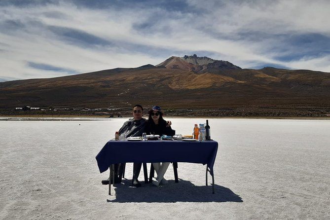 Imagen del tour: Excursión privada de 2 días en los salares de Uyuni, incluido el volcán Tunupa