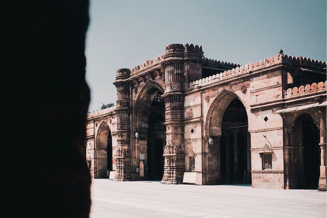 Imagen del tour: Explore lo mejor de Ahmedabad en coche (visita guiada de día completo por la ciudad)