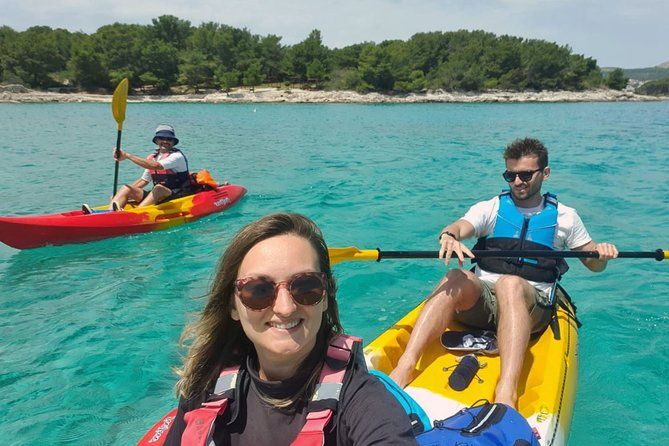 Imagen del tour: Visita guiada en kayak a las islas Pakleni
