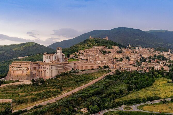 Imagen del tour: Assisi Best destaca un tour privado con un guía turístico con licencia