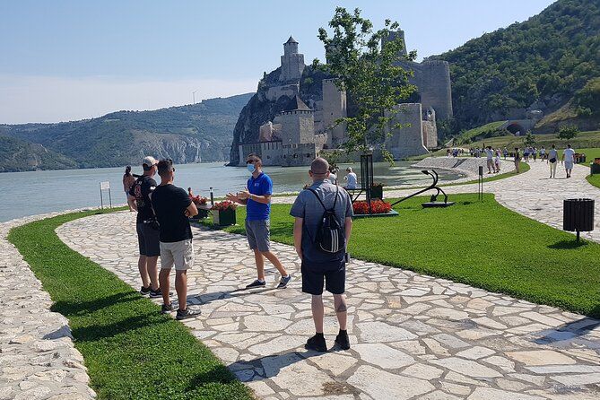 Imagen del tour: A lo largo del Danubio: excursión de un día a la Fortaleza de Golubac y al desfiladero de la Puerta de Hierro desde Belgrado