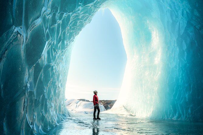 Imagen del tour: Sesión de fotos privada sobre glaciar y cueva de hielo: paquete de 15 fotografías