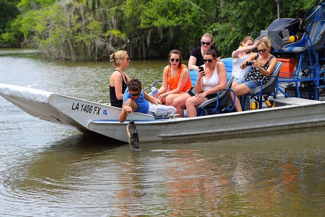 Imagen del tour: Tour en grupo por los pequeños pantanos de Airboat con recogida en el centro de Nueva Orleans