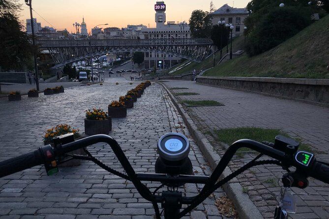 Imagen del tour: Tour en scooter eléctrico Sunset Kyiv Fat Tire