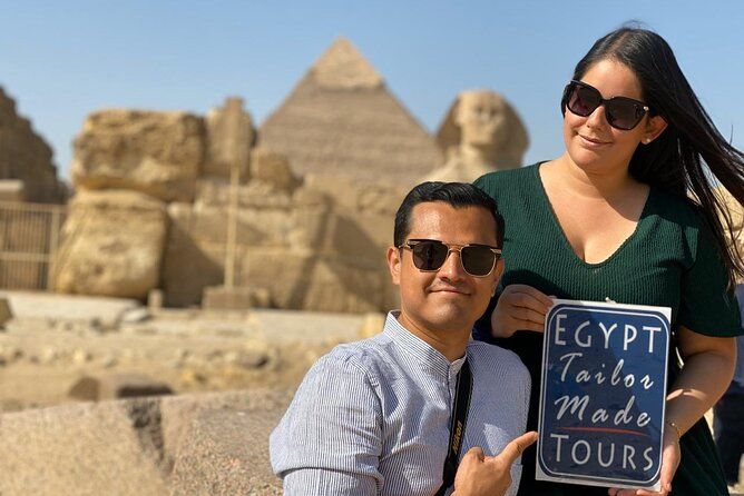 Imagen del tour: Escala en El Cairo con las pirámides, el museo y el bazar