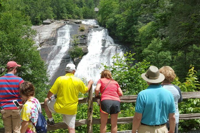 Imagen del tour: Excursión de senderismo por las cascadas de Blue Ridge Parkway