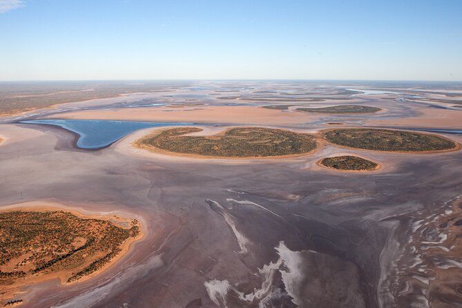Imagen del tour: Viaje en helicóptero desde Ayers Rock a Uluru, Kata Tjuta y el lago Amadeus: vuelo de 55 minutos
