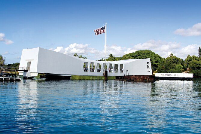 Imagen del tour: Recorrido por la ciudad histórica y el monumento conmemorativo del USS Arizona de lujo