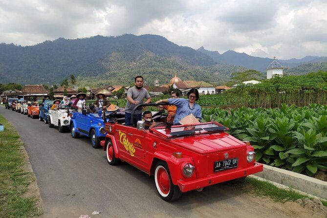 Imagen del tour: Viaje privado al pueblo de Borobudur en Volkswagen Safari
