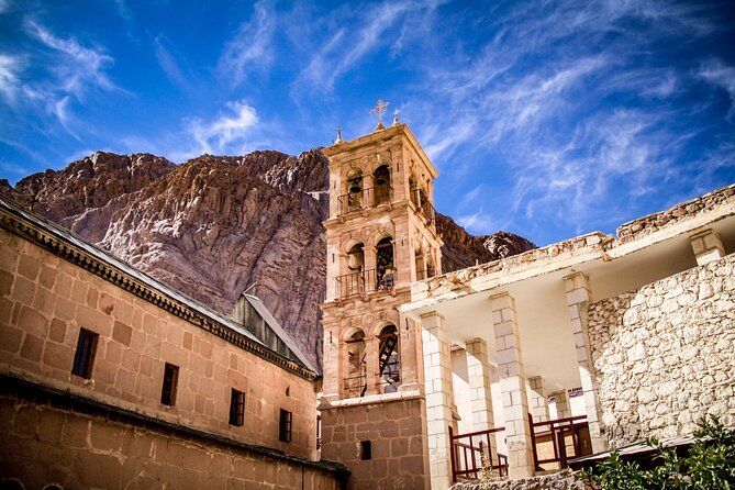 Imagen del tour: Monasterio de Santa Catalina, montaña Mousses en autobús con desayuno -Sharm El-Sheikh