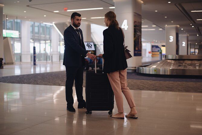 Imagen del tour: Recogida en limusina del aeropuerto JFK con recorrido turístico en limusina por la ciudad de Nueva York de una hora adicional