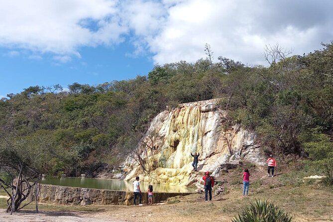 Imagen del tour: Hierve el agua, Teotitlán del Valle, mezcal, el tule, desde Oaxaca