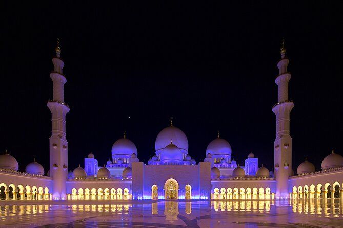 Imagen del tour: Visita de la Gran Mezquita Sheikh Zayed por la noche