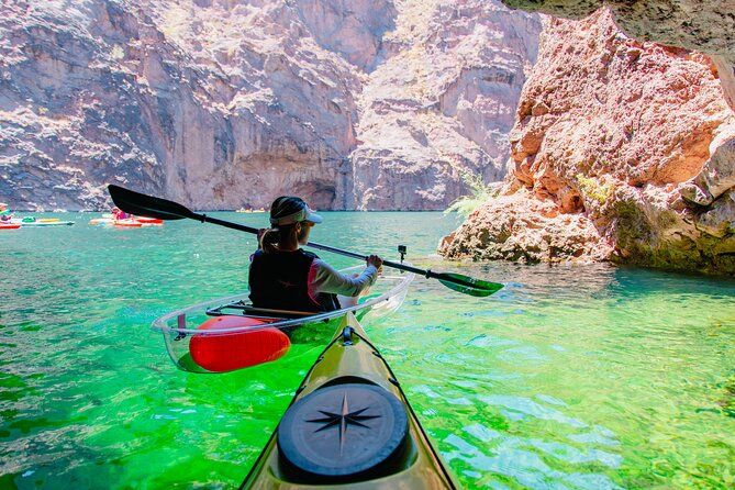 Imagen del tour: Recorrido en kayak por las aguas cristalinas de Emerald Cave con traslado de ida y vuelta opcional