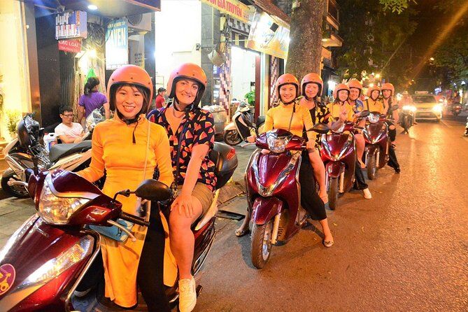 Imagen del tour: Excursiones en moto por Hanoi dirigidas por mujeres: Excursiones en moto por la noche en Hanoi para los amantes de la comida