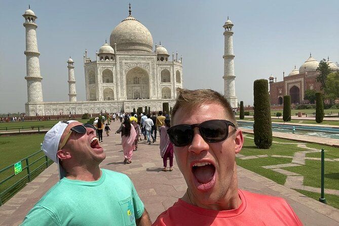 Imagen del tour: Excursión de un día al Taj Mahal Sunrise y al fuerte de Agra con todo incluido desde Delhi