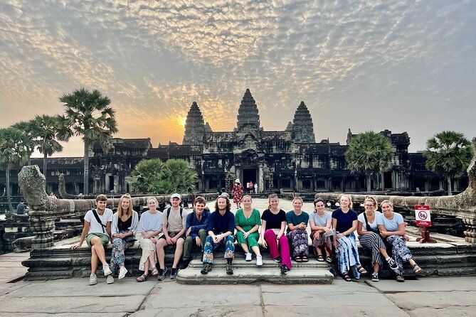 Imagen del tour: Tour al amanecer en grupo pequeño de Angkor Wat con desayuno incluido