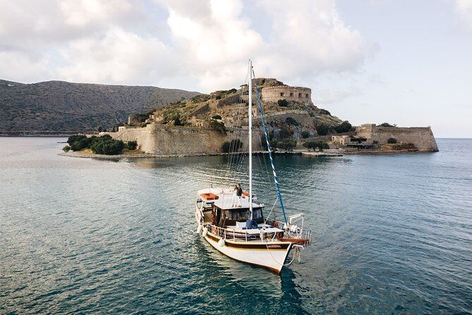 Imagen del tour: Lujos de Mirabello con la isla de Spinalonga y Agios Nikolaos de Elounda