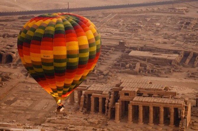 Imagen del tour: Desde Hurghada: tour nocturno de Luxor y paseo en globo aerostático