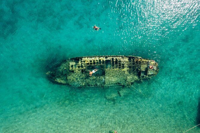 Imagen del tour: Crucero Blue Lagoon, Shipwreck y Šolta con almuerzo y bebidas ilimitadas desde Split