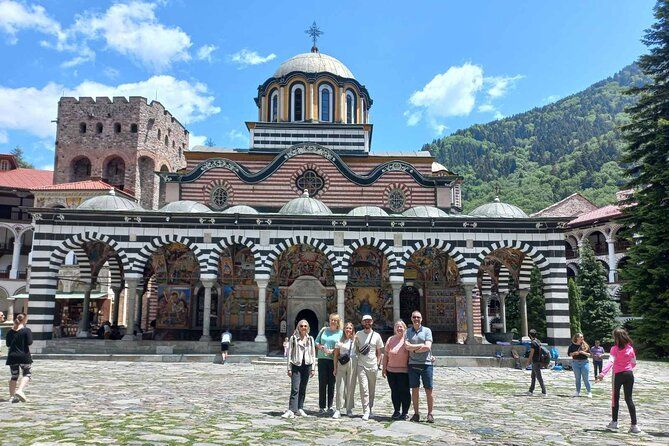 Imagen del tour: Excursión de un día al Monasterio de Rila y la iglesia de Boyana
