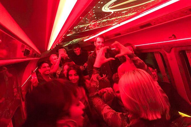 Imagen del tour: Recorrido de bares de fiesta en Estambul con la clasificación n.º 1 con autobús de fiesta/Sultanahmet y Taksim