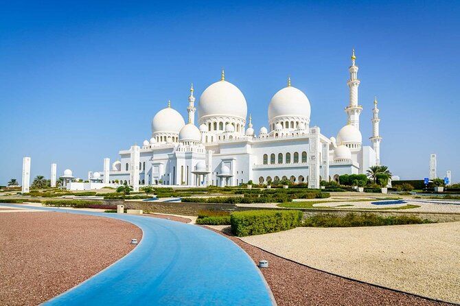 Imagen del tour: Gran Mezquita Sheikh Zayed con Ferrari World desde Dubái