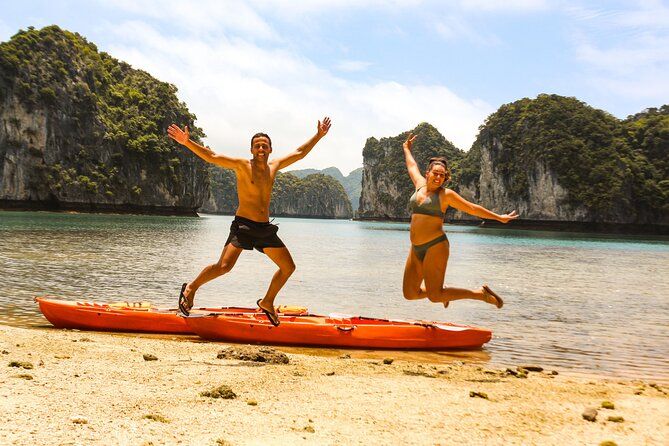 Imagen del tour: Crucero y kayak en la bahía de Lan Ha Bahía de Ha Long con expertos locales