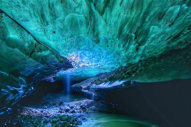Imagen del tour: Excursión privada a la cueva de hielo azul (desde la laguna glaciar de Jokulsarlon)