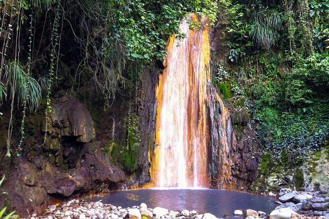Imagen del tour: St Lucia Diamond Mineral Baths, Mud Baths & Waterfall Adventure (Baños minerales de diamantes de Santa Lucía, baños de barro y aventura en cascada)