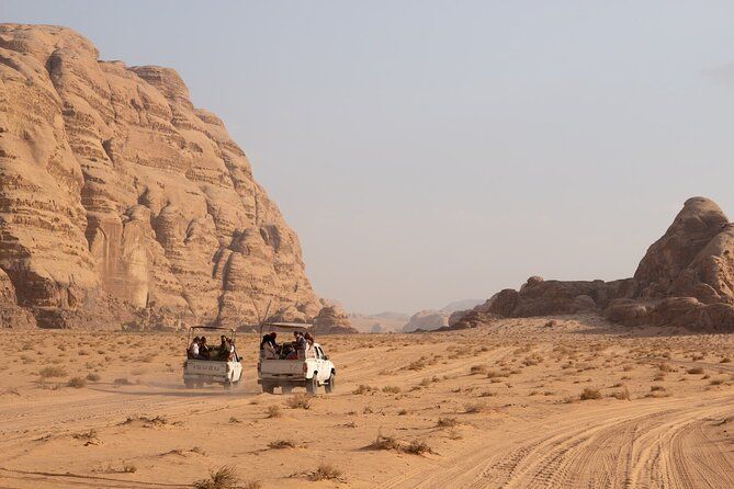 Imagen del tour: Tour por el desierto de Wadi Rum con almuerzo y puesta de sol