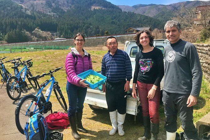 Imagen del tour: Tour privado de bicicleta eléctrica de Hida con almuerzo premium y experiencia en la granja