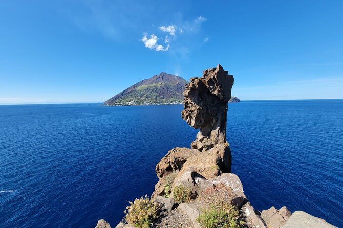 Imagen del tour: Tour exclusivo de la isla de Stromboli, paseo en barco con Pasqualo