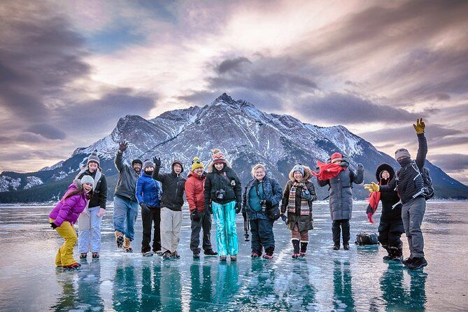 Imagen del tour: Icefields Parkway y burbujas de hielo del lago Abraham | ¡Aventura de día completo para grupos pequeños!