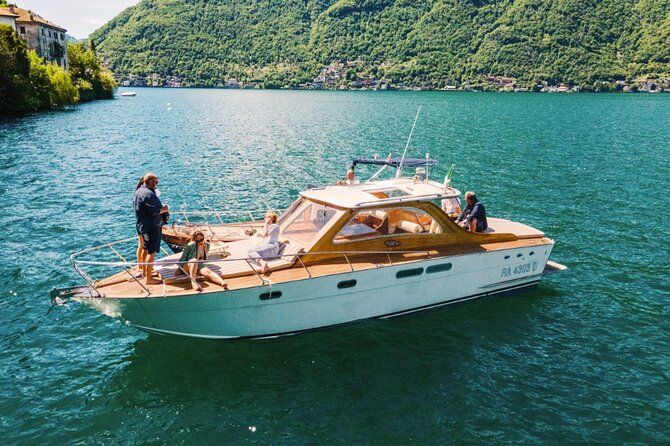 Imagen del tour: Tour Privado Barra Libre Barco Clásico de Madera Lago Como 2H 4H