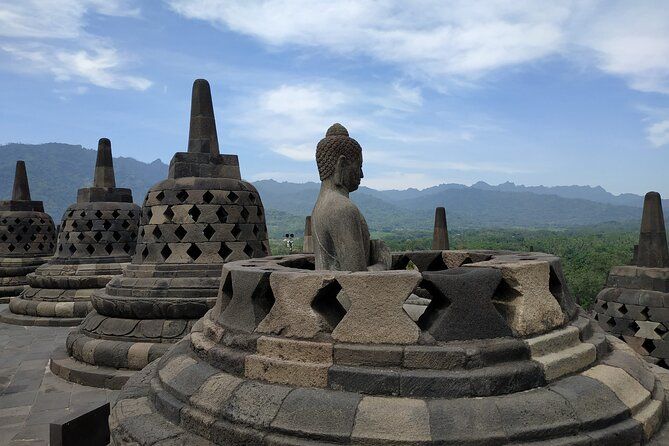 Imagen del tour: Yogyakarta Cultural: Templo de Borobudur Merapi Jeep Tour Prambanan
