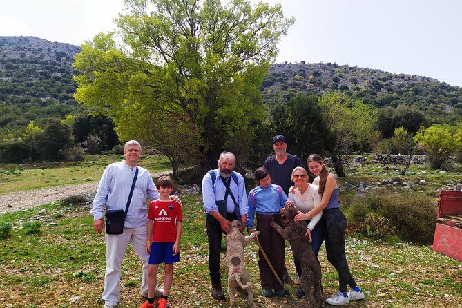 Imagen del tour: Placeres de Creta: caza de trufas, celebración culinaria y vinícola de Elounda