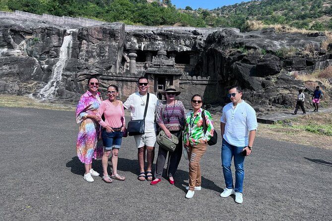 Imagen del tour: Excursión privada de 2 días a las cuevas de Ajanta Ellora más populares con guía y automóvil.