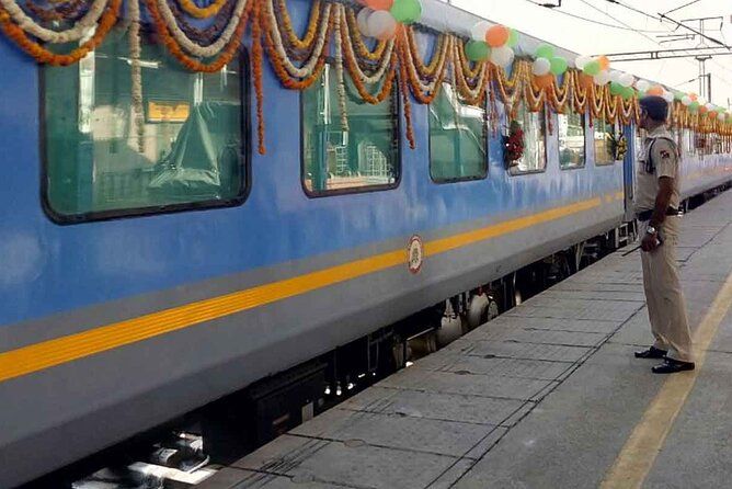 Imagen del tour: Excursión privada de un día a Agra con todo incluido en tren expreso