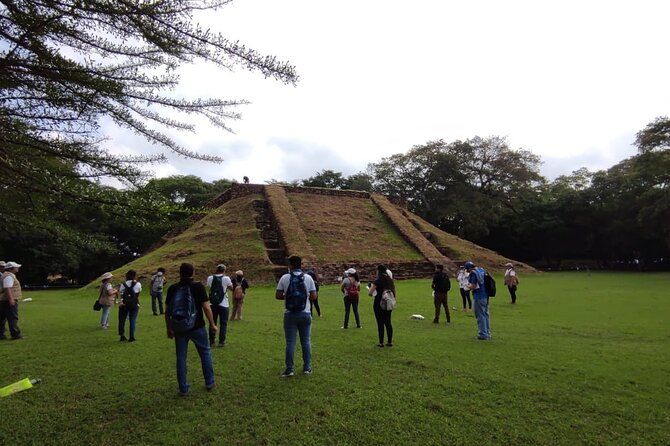 Imagen del tour: Exploración arqueológica de día completo en El Salvador y puesta de sol en una pirámide maya