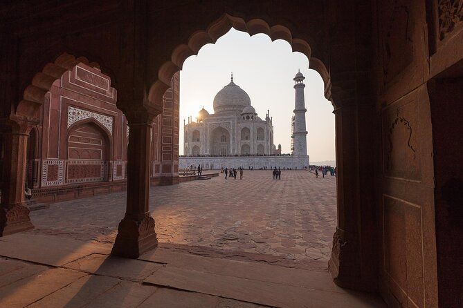 Imagen del tour: Desde Delhi: excursión de un día al Taj Mahal, el fuerte de Agra y Baby Taj en coche