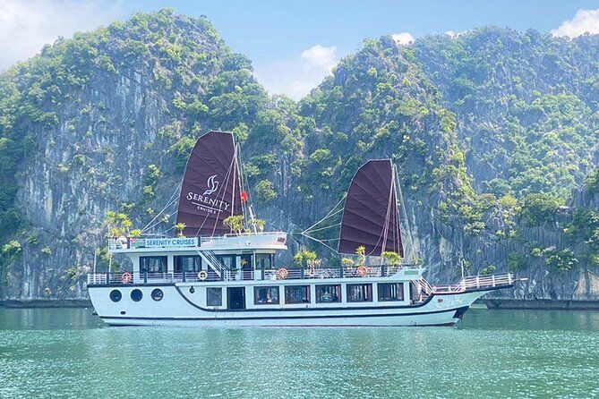 Imagen del tour: Excursión de un día en crucero por la bahía de Lan Ha desde la isla de Cat Ba - Serenity Premium Day Cruise