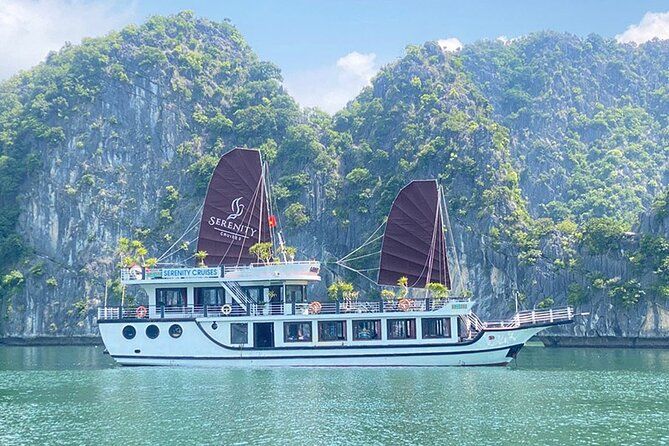 Imagen del tour: Excursión de un día de lujo a la bahía de Lan Ha (Serenity Premium Cruise)