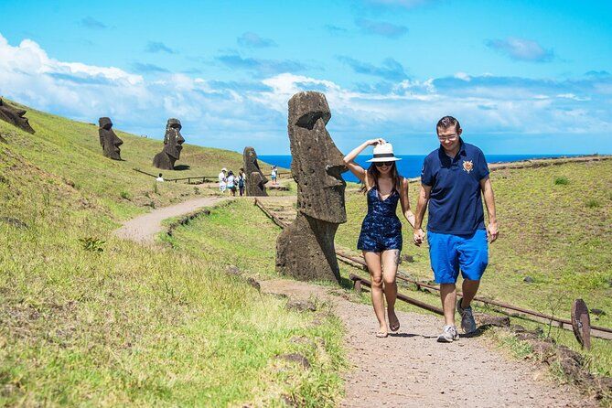 Imagen del tour: Aventura privada de arqueología y senderismo en la Isla de Pascua de 6 días