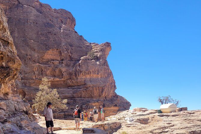 Imagen del tour: Tour privado de entrada trasera a Petra con guía.