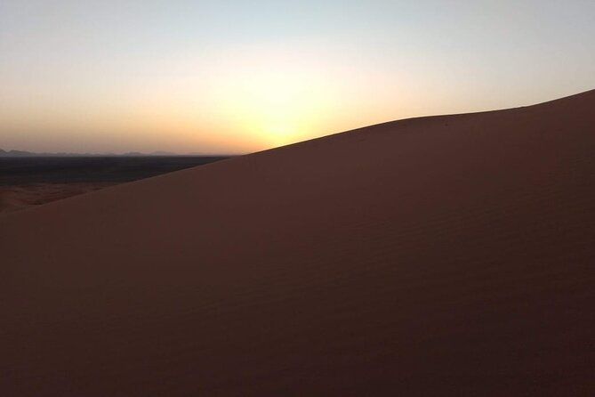 Imagen del tour: Noche en campamento de lujo Camel atardecer amanecer Quad Sunboarding ATV