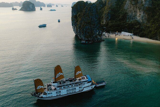 Imagen del tour: Crucero Paradise Sails 2 días 1 noche Excursión a la bahía de Halong